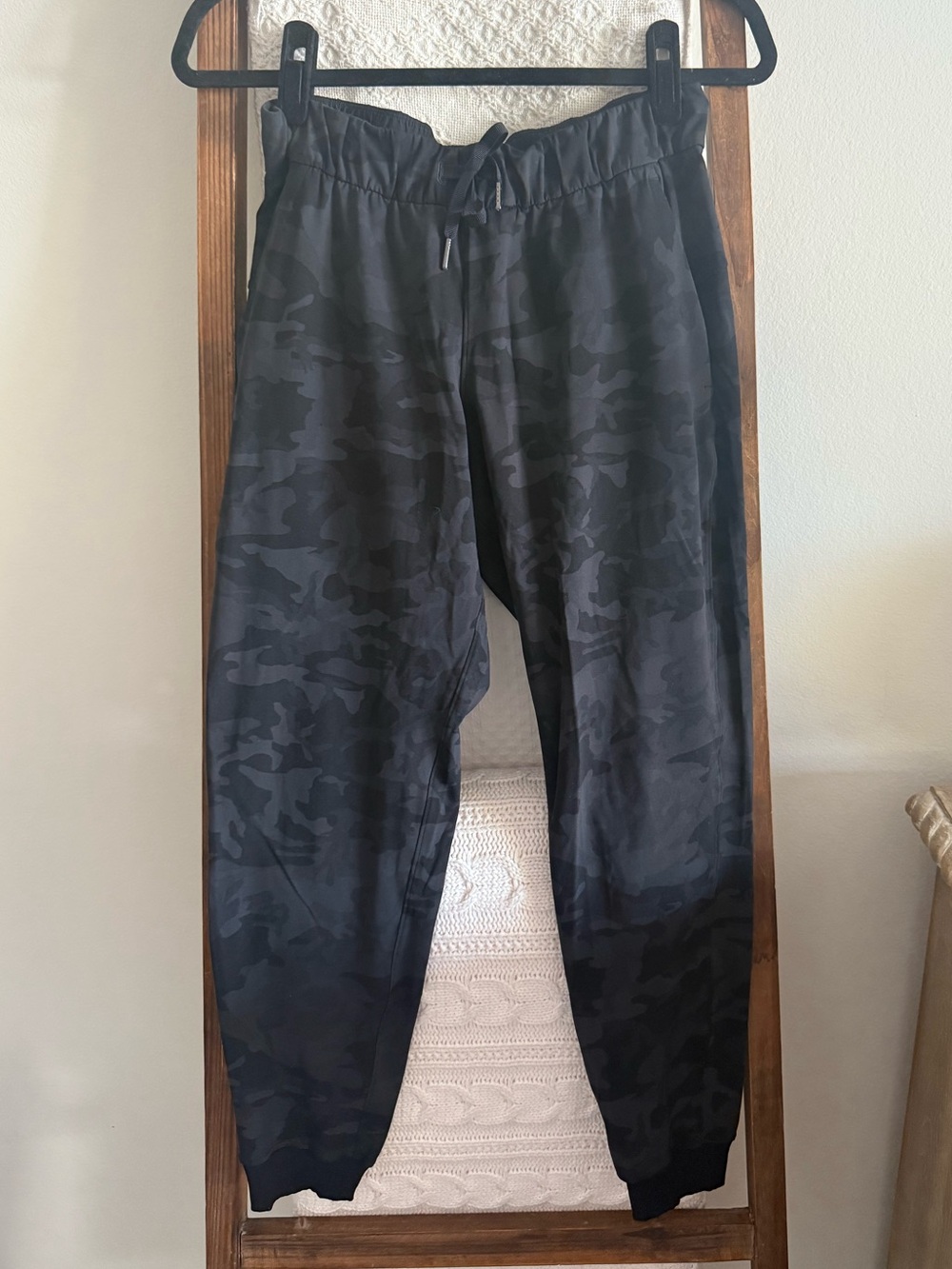 NWOT Lululemon Camo Deep Coal Mid-Rise Full Length Dance Studio Jogger